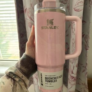 Stanley Pink FlowState Quencher Tumbler